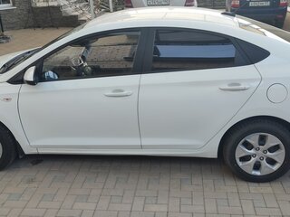 2021 Hyundai Solaris II Рестайлинг, белый, 1650000 рублей, вид 3