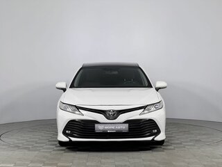 2018 Toyota Camry VIII (XV70), белый, 2399000 рублей, вид 2