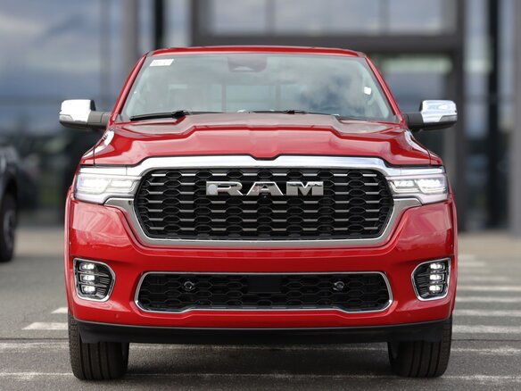 2026 Ram 1500 Crew Cab V Рестайлинг, красный, 12590000 рублей - вид 8