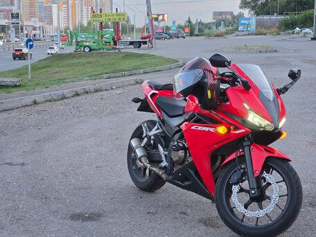 2017 Honda CBR 400R, красный, 512000 рублей, вид 1