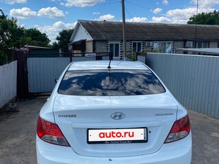 2013 Hyundai Solaris I, белый, 670000 рублей, вид 2