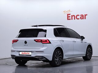 2023 Volkswagen Golf VIII, белый, 2890000 рублей, вид 2
