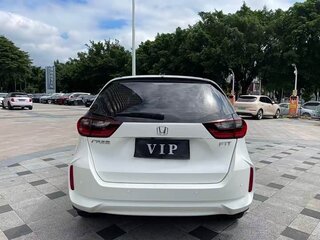 2022 Honda Fit IV Рестайлинг, белый, 1150000 рублей, вид 5