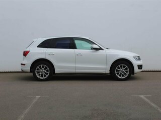 2011 Audi Q5 I (8R), белый, 890000 рублей, вид 4
