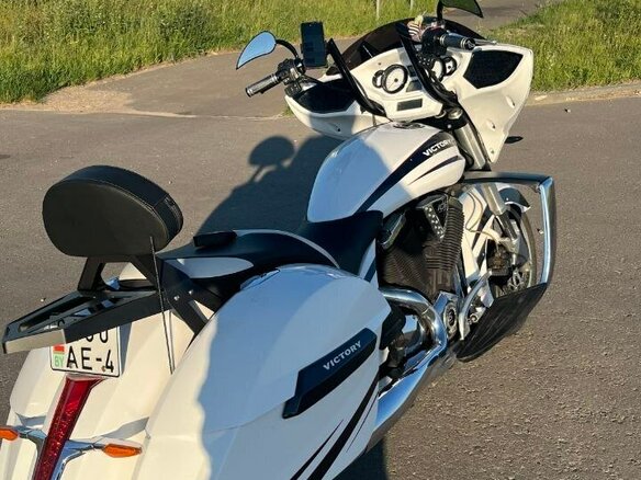 2012 Victory Cross Country, белый, 700000 рублей - вид 7