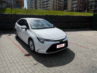 2019 Toyota Corolla XII (E210), белый, 1750000 рублей, вид 1