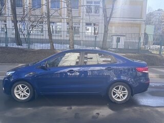 2015 Kia Rio III Рестайлинг, синий, 800000 рублей, вид 2