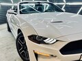 2017 Ford Mustang VI Рестайлинг, белый, 2250000 рублей - вид 5