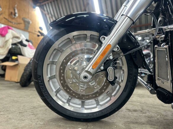 2017 Harley-Davidson Fat Boy, чёрный, 1990000 рублей - вид 19