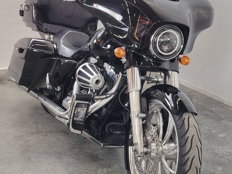 2015 Harley-Davidson Street Glide Special, чёрный, 1159000 рублей, вид 3