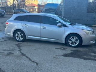 2009 Toyota Avensis III, серебристый, 800000 рублей, вид 1
