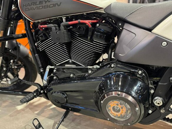 2019 Harley-Davidson FXDR 114, белый, 2099000 рублей - вид 16