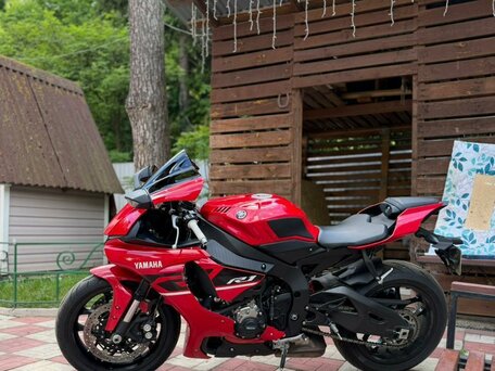 2019 Yamaha YZF-R1, красный, 1500000 рублей, вид 5