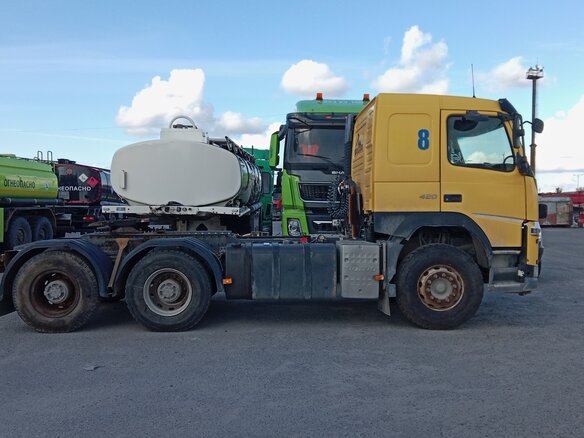 2018 Volvo FM, жёлтый, 3811400 рублей - вид 6