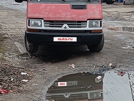 1990 Renault Trafic, красный, 550000 рублей, вид 5