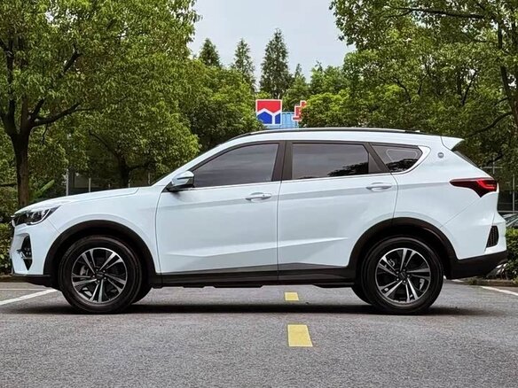 2022 Jetour X70 I Рестайлинг, белый, 1490000 рублей - вид 3