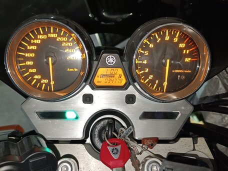 2004 Yamaha XJR1300, красный, 415000 рублей, вид 5