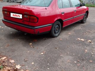 1990 Nissan Primera I (P10), красный, 120000 рублей, вид 3