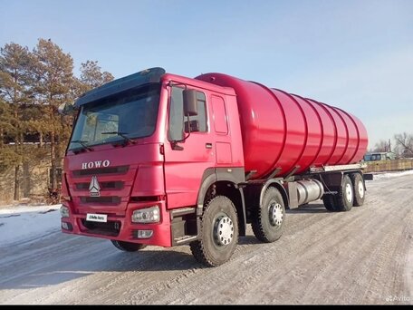 2008 Sinotruk Howo HW76, красный, 4000000 рублей, вид 1
