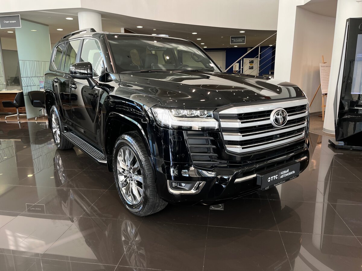 Открыть фотографии: Toyota Land Cruiser 300 Series
