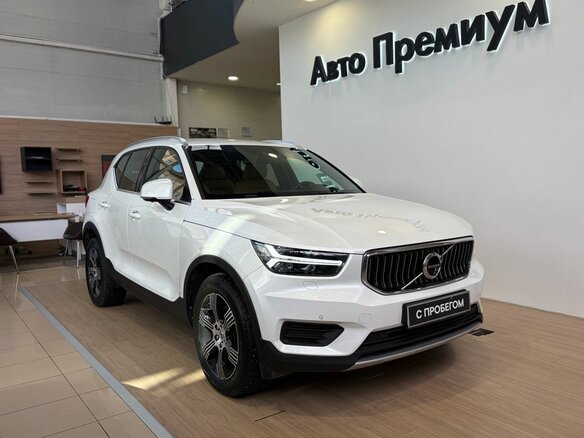 2021 Volvo XC40 I, белый, 3399000 рублей