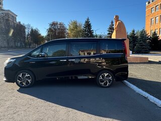 2016 Toyota Esquire I, чёрный, 2550000 рублей, вид 3