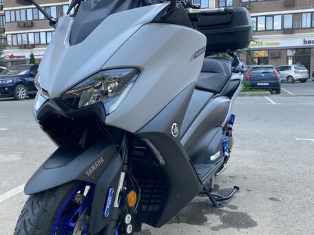 2020 Yamaha TMAX, серый, 999999 рублей, вид 1