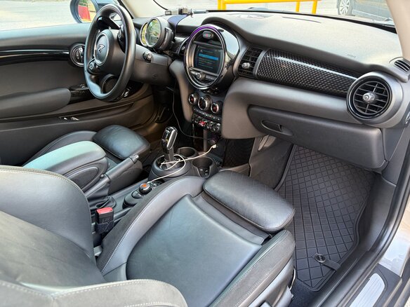 2019 Mini Hatch Cooper S III (F55/F56) Рестайлинг, серебристый, 2299000 рублей - вид 19