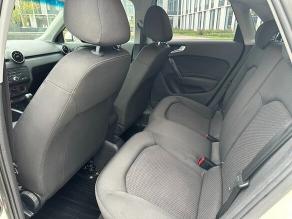 2013 Audi A1 I (8X), белый, 950000 рублей - вид 8