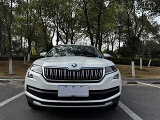 2023 Skoda Kodiaq I Рестайлинг, белый, 2950777 рублей, вид 2