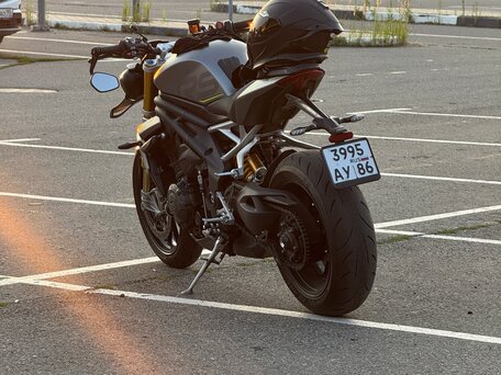 2022 Triumph Speed Triple, серый, 1150000 рублей, вид 5