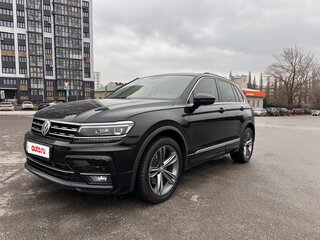 2017 Volkswagen Tiguan II, чёрный, 3000000 рублей, вид 1