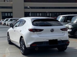 2023 Mazda 3 IV (BP), белый, 1260000 рублей, вид 3