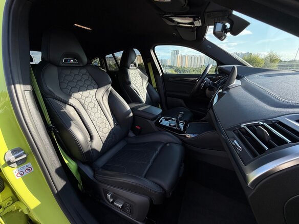2022 BMW X4 M Competition I (F98) Рестайлинг, жёлтый, 8300000 рублей - вид 31