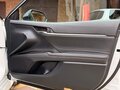 2021 Toyota Camry VIII (XV70) Рестайлинг, белый, 3000000 рублей - вид 8