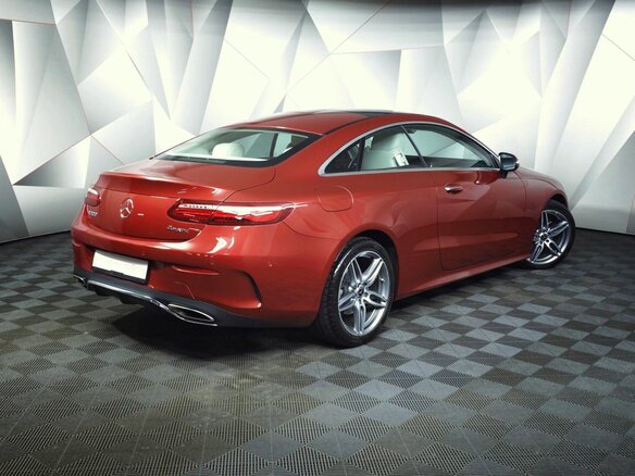 2019 Mercedes-Benz E-Класс 200 V (W213, S213, C238), красный, 3800000 рублей - вид 1