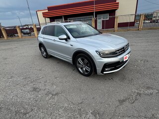 2017 Volkswagen Tiguan II, серебристый, 2350000 рублей, вид 2