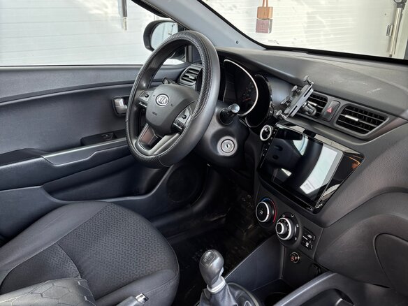 2011 Kia Rio III, чёрный, 650000 рублей - вид 18