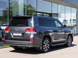 2019 Toyota Land Cruiser 200 Series Рестайлинг 2, серебристый, 7698000 рублей, вид 5