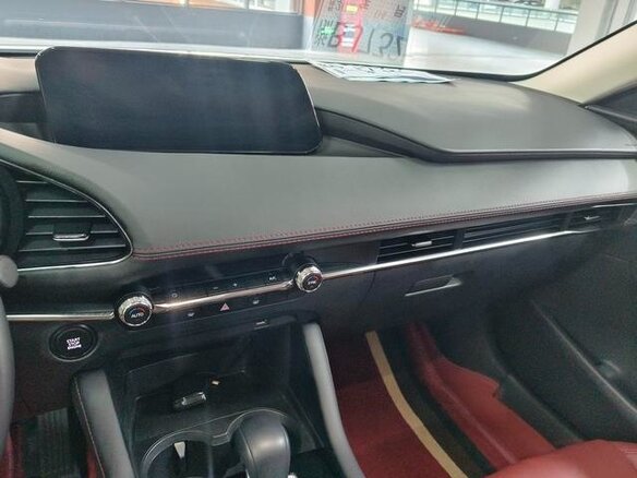 2026 Mazda 3 Axela IV (BP), белый, 1980000 рублей - вид 9