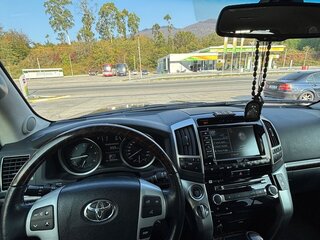 2013 Toyota Land Cruiser 200 Series Рестайлинг 1, чёрный, 3700000 рублей, вид 4