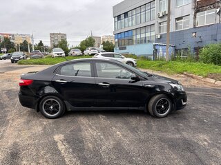 2013 Kia Rio III, чёрный, 420000 рублей, вид 4