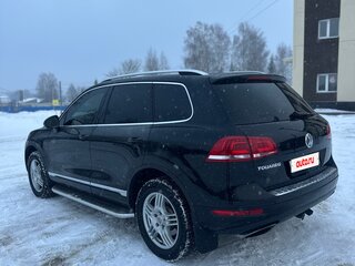 2014 Volkswagen Touareg II, чёрный, 2350000 рублей, вид 5