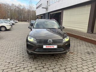 2016 Volkswagen Touareg II Рестайлинг, коричневый, 3199999 рублей, вид 2