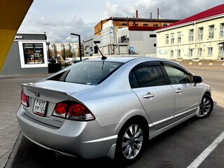 2010 Honda Civic Hybrid VIII Рестайлинг, серебристый, 1000000 рублей, вид 3