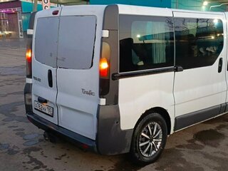 2002 Renault Trafic II, белый, 870000 рублей, вид 4