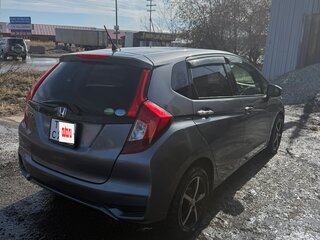 2018 Honda Fit III Рестайлинг, серый, 970000 рублей, вид 2