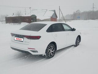 2024 Geely Emgrand II, белый, 2000000 рублей, вид 3