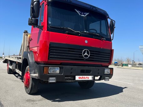 1997 Mercedes-Benz 814, красный, 2800000 рублей, вид 1