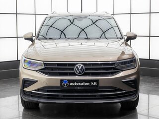 2021 Volkswagen Tiguan II Рестайлинг, коричневый, 2799000 рублей, вид 2